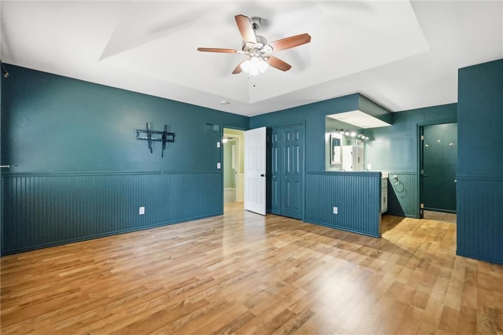 Photo 22 of 36 - 5519 NW Verlin Drive, Kansas City, MO 64152