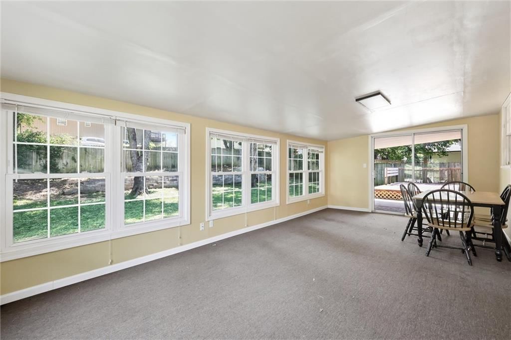Photo 30 of 36 - 5519 NW Verlin Drive, Kansas City, MO 64152