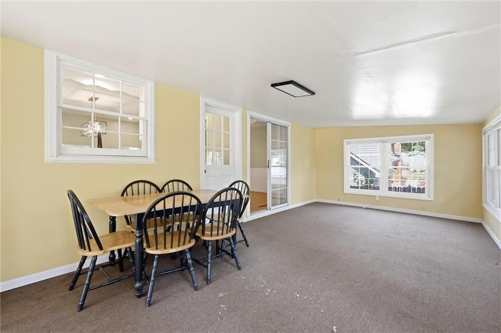 Sunroom at 5519 NW Verlin Drive, Kansas City, MO 64152