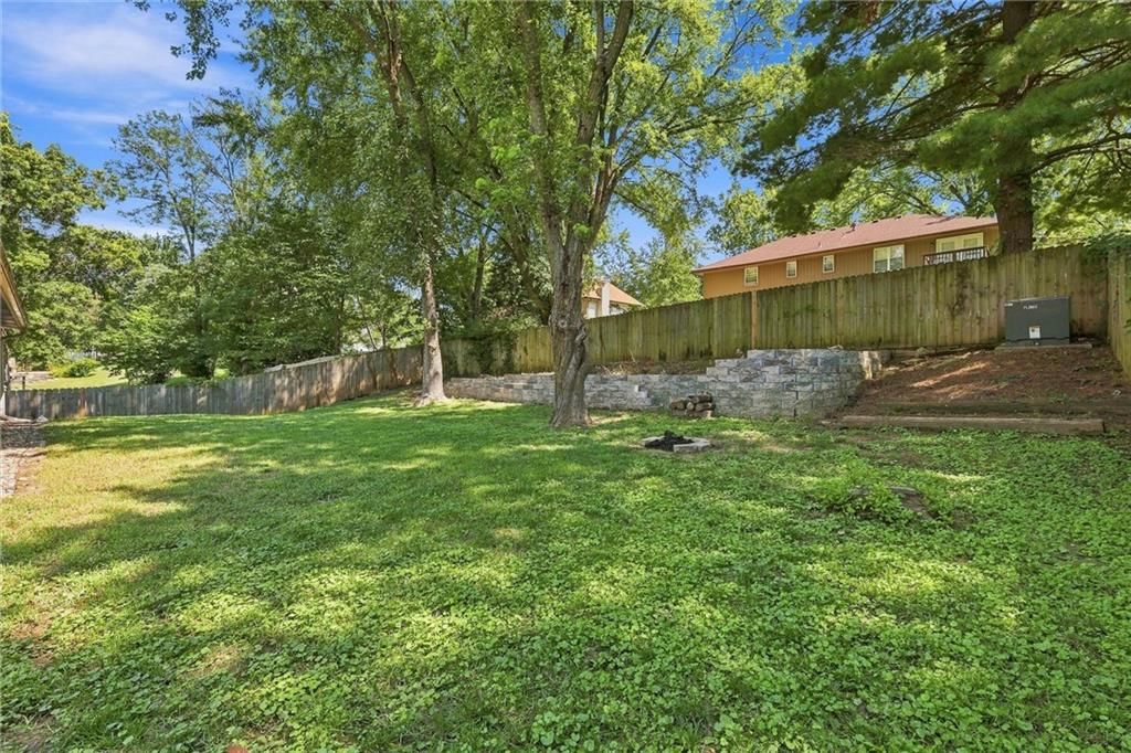 Photo 36 of 36 - 5519 NW Verlin Drive, Kansas City, MO 64152