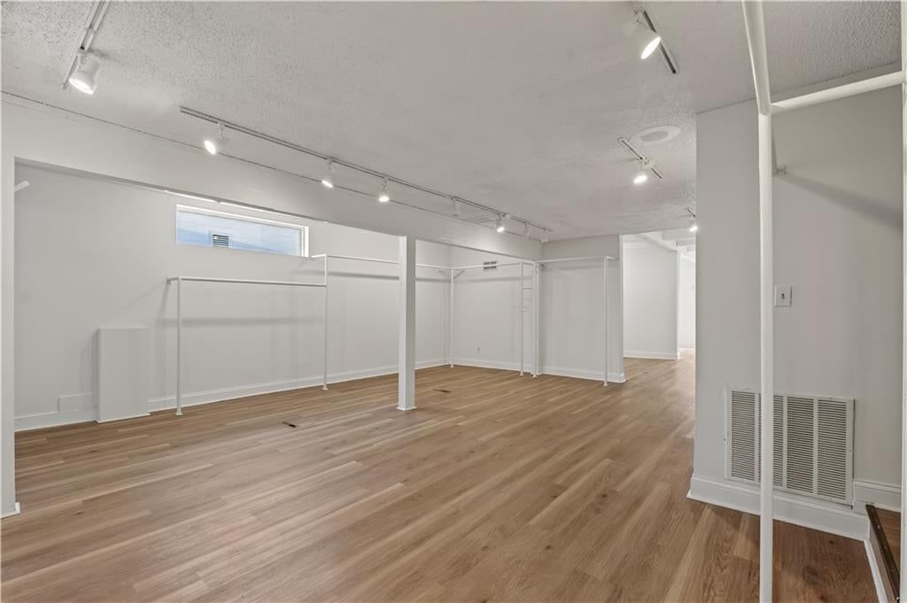 1207 W 47th Unit #1 Street — photo 12