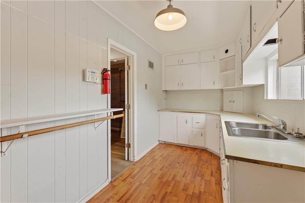 1207 W 47th Unit #1 Street — photo 16