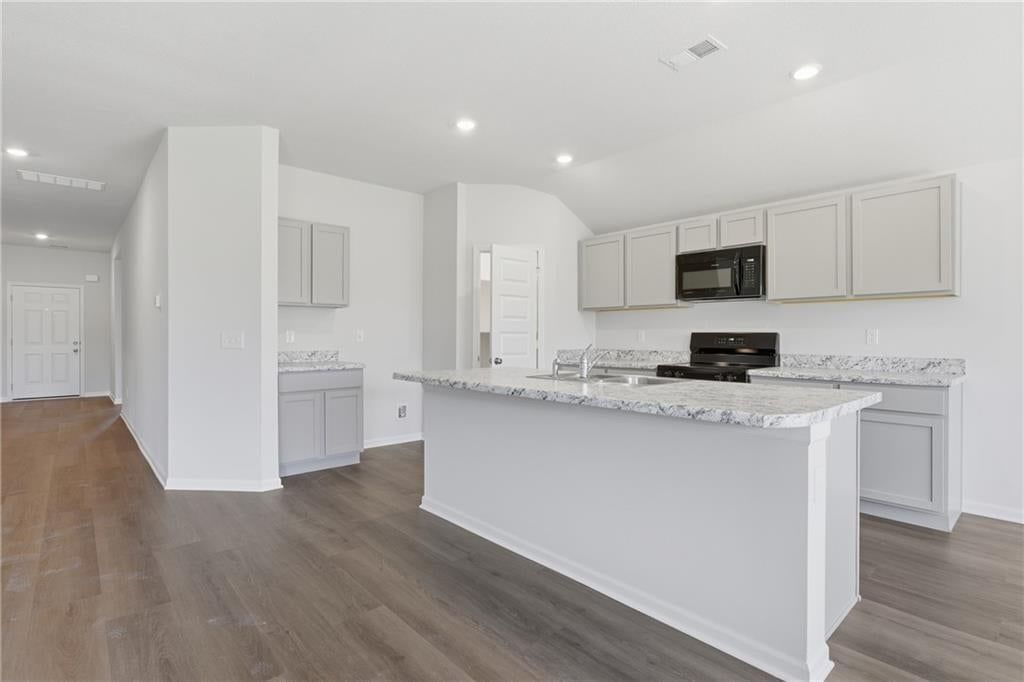 826 N Pear Street — photo 6