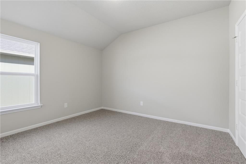 826 N Pear Street — photo 22