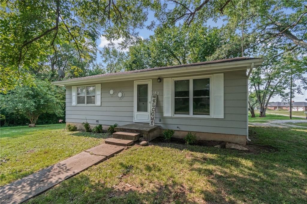 182 W Jackson Street, Kingston, MO