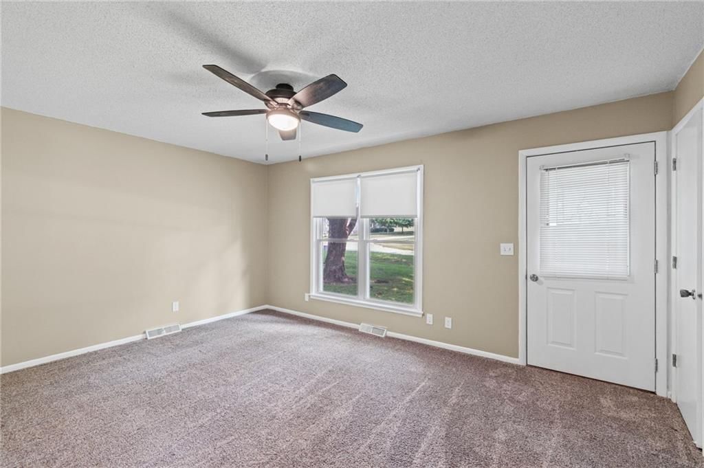 182 W Jackson Street — photo 10
