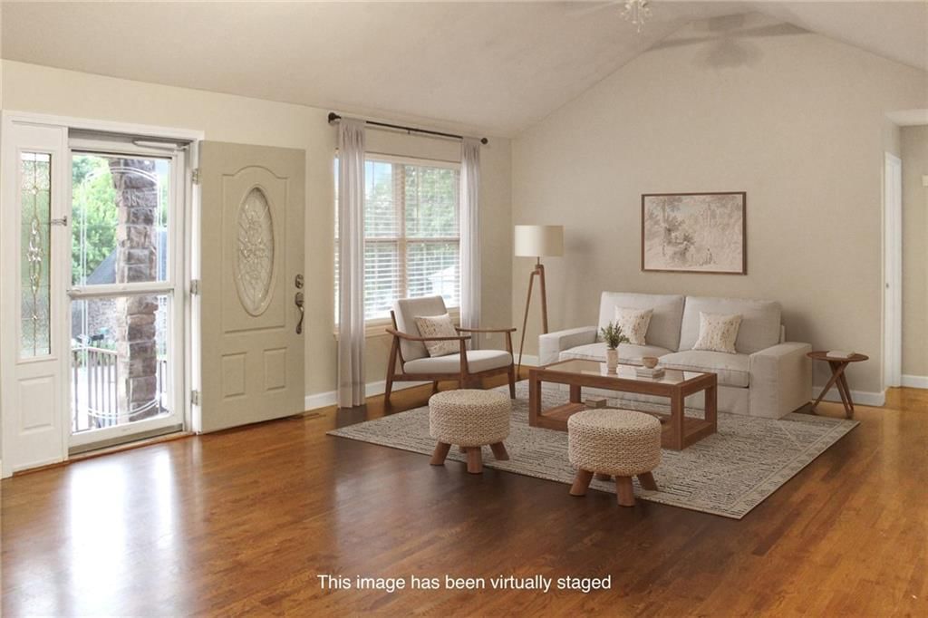 2900 Oak Street — photo 5