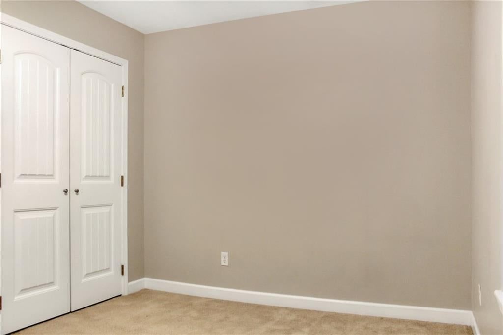 2900 Oak Street — photo 22
