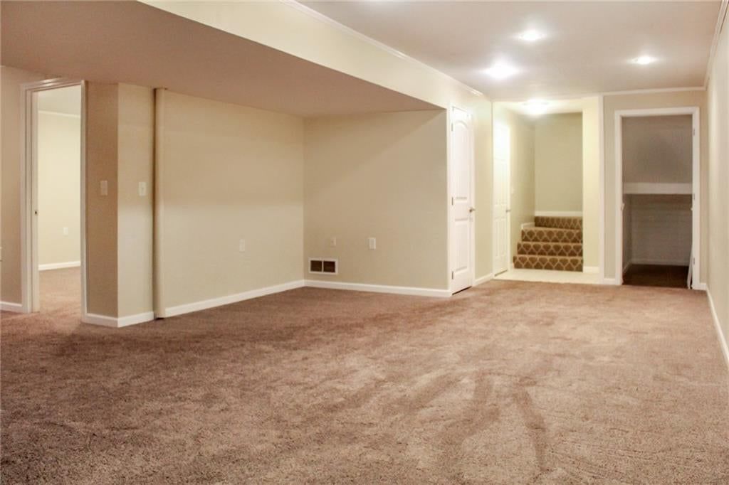 2900 Oak Street — photo 25
