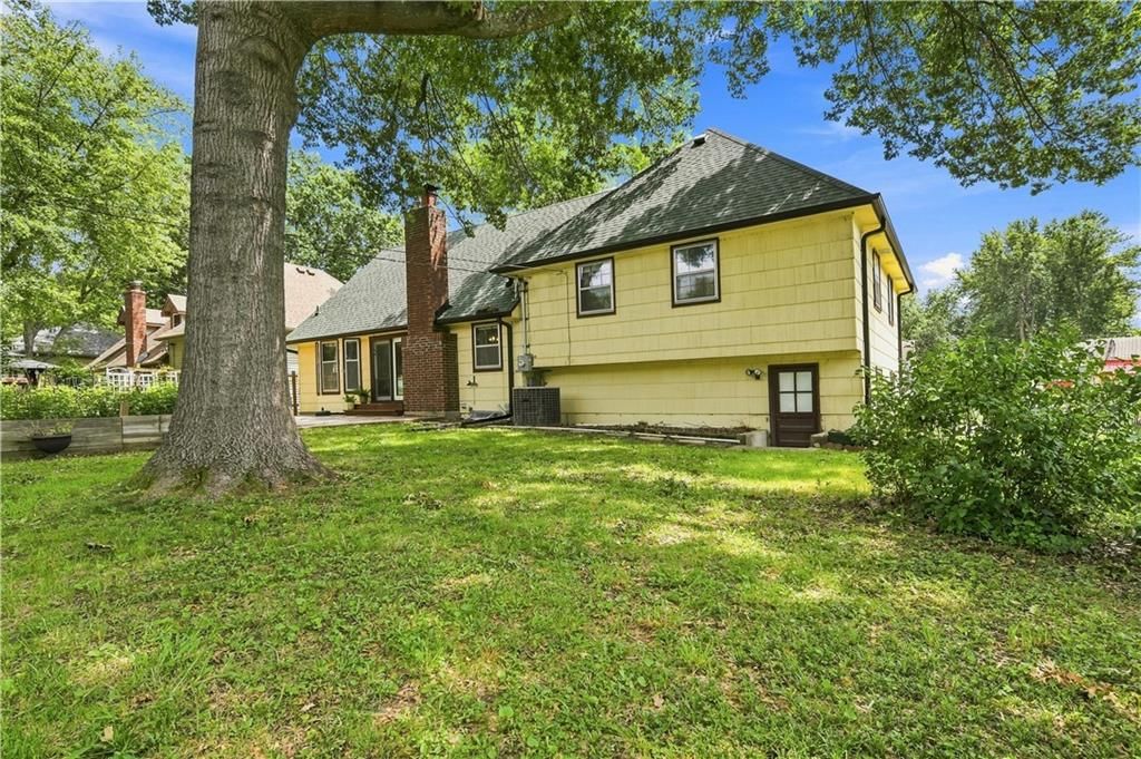 209 SW Victor Drive — photo 31