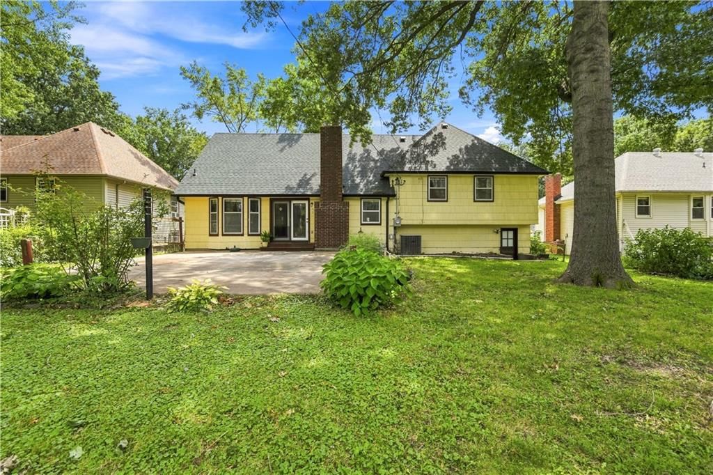 209 SW Victor Drive — photo 34
