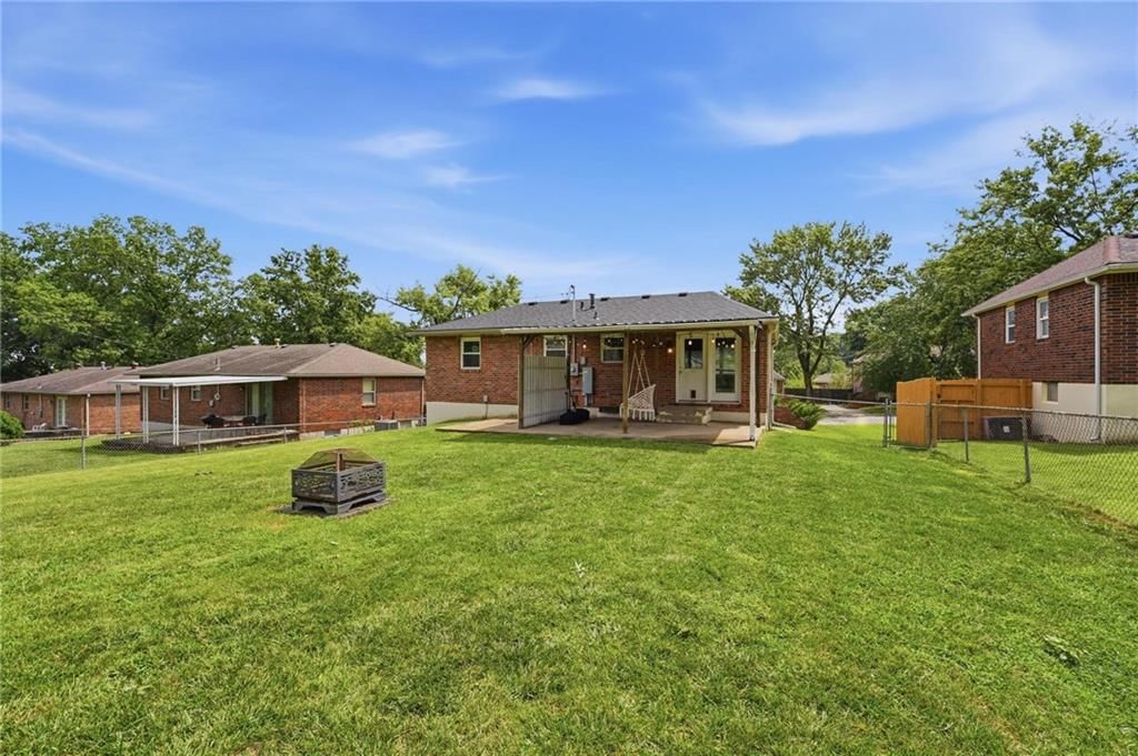 16916 HART Avenue — photo 35