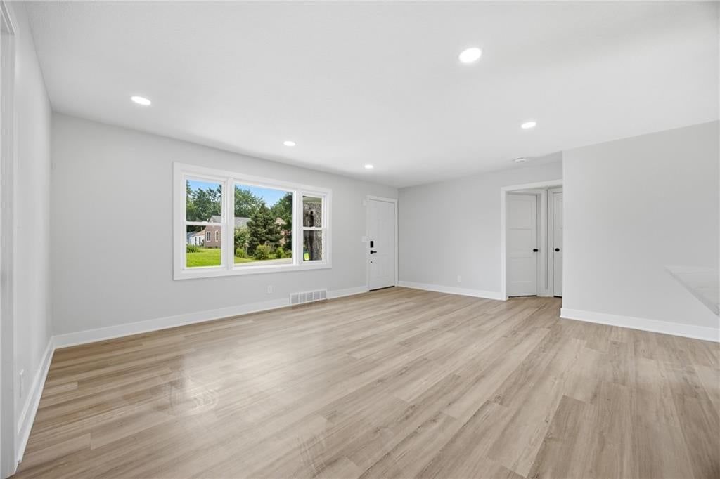 6346 Monrovia Street — photo 16