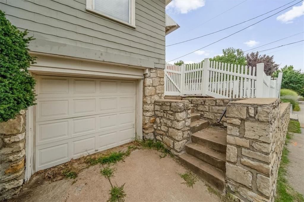 4651 Terrace Street — photo 31