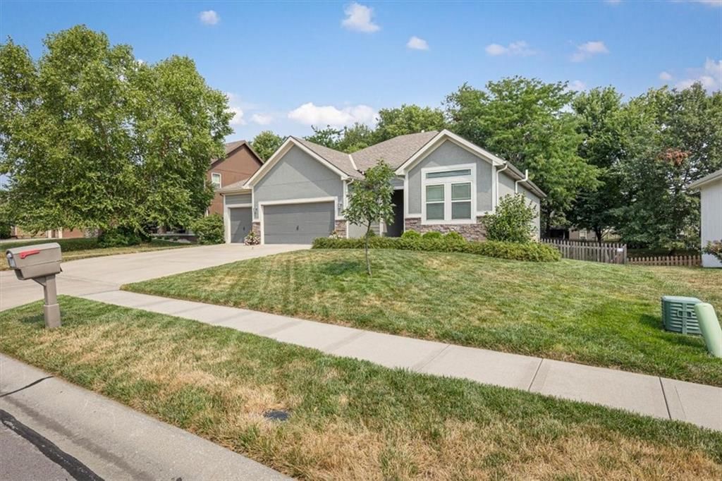 408 Lee Drive — photo 3