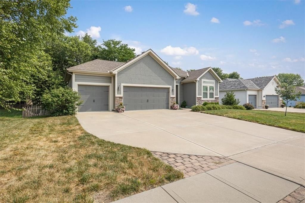 408 Lee Drive — photo 4
