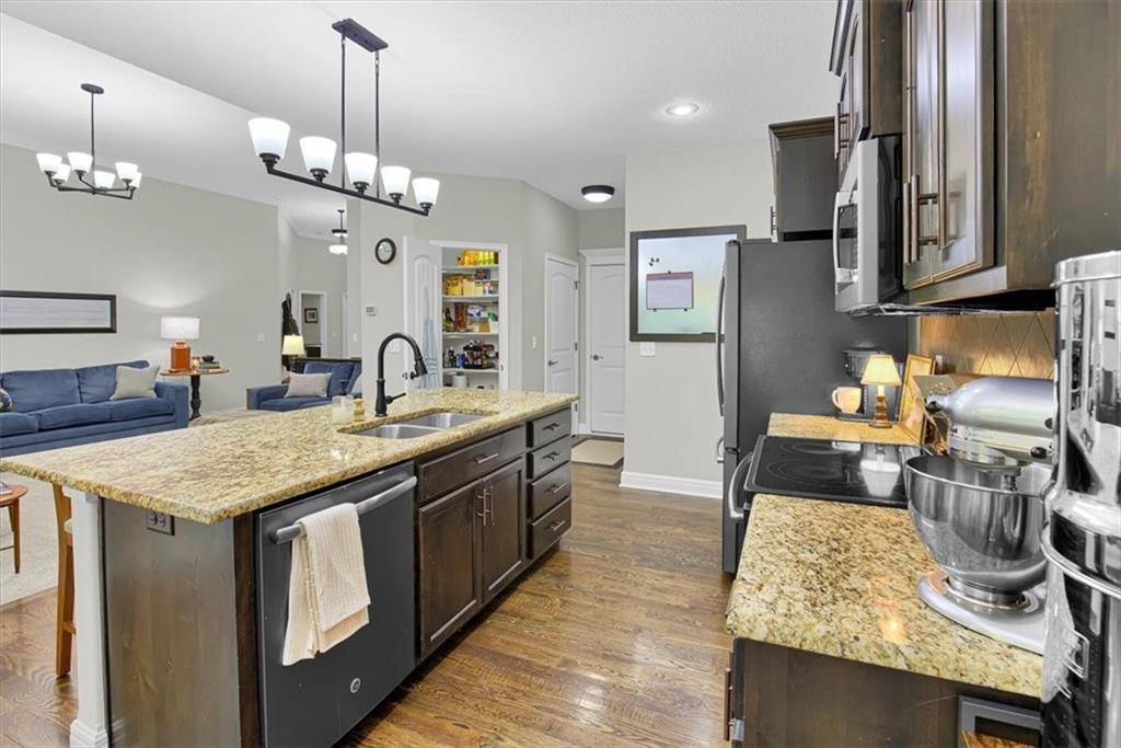 408 Lee Drive — photo 27