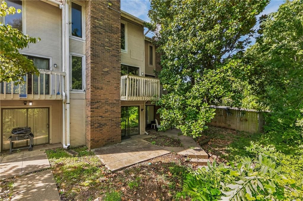1014 W Maple Avenue — photo 5