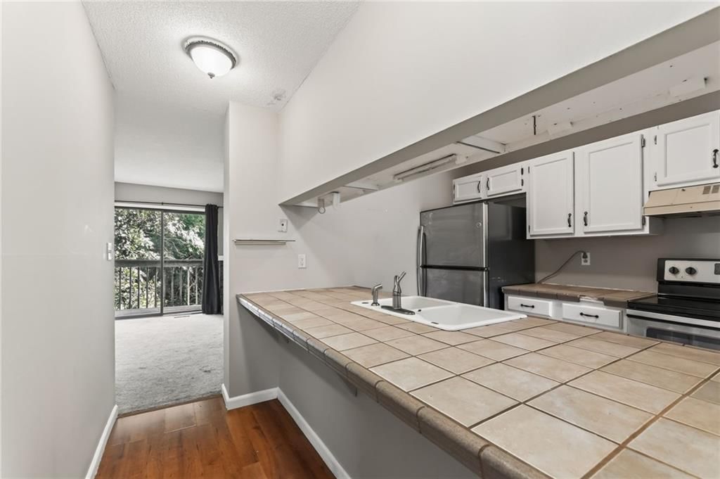 1014 W Maple Avenue — photo 11