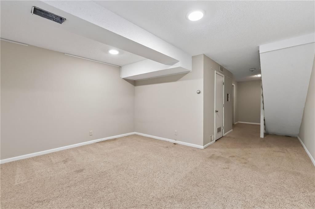 1014 W Maple Avenue — photo 26