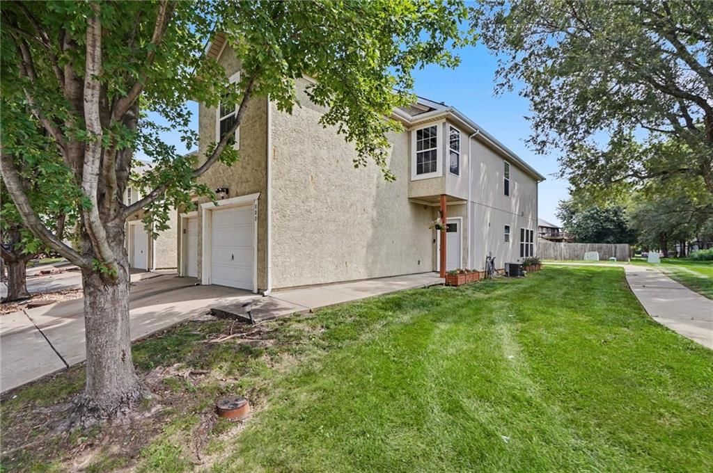 800 S Woodson Court — photo 2