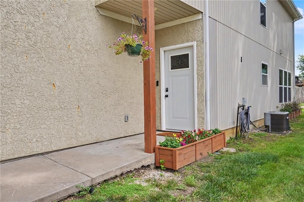 800 S Woodson Court — photo 3