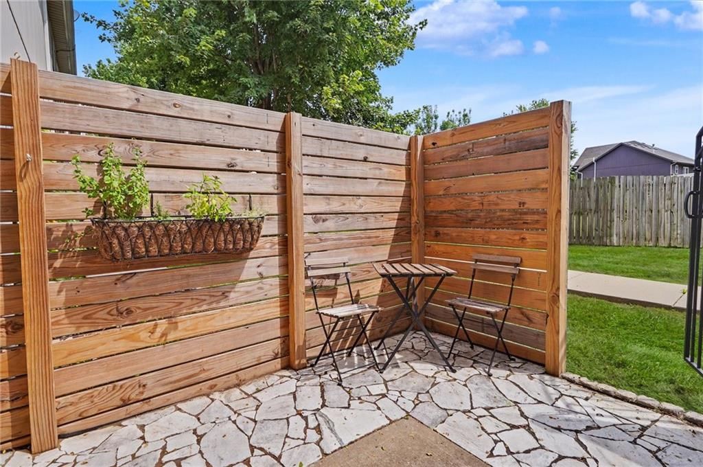800 S Woodson Court — photo 31