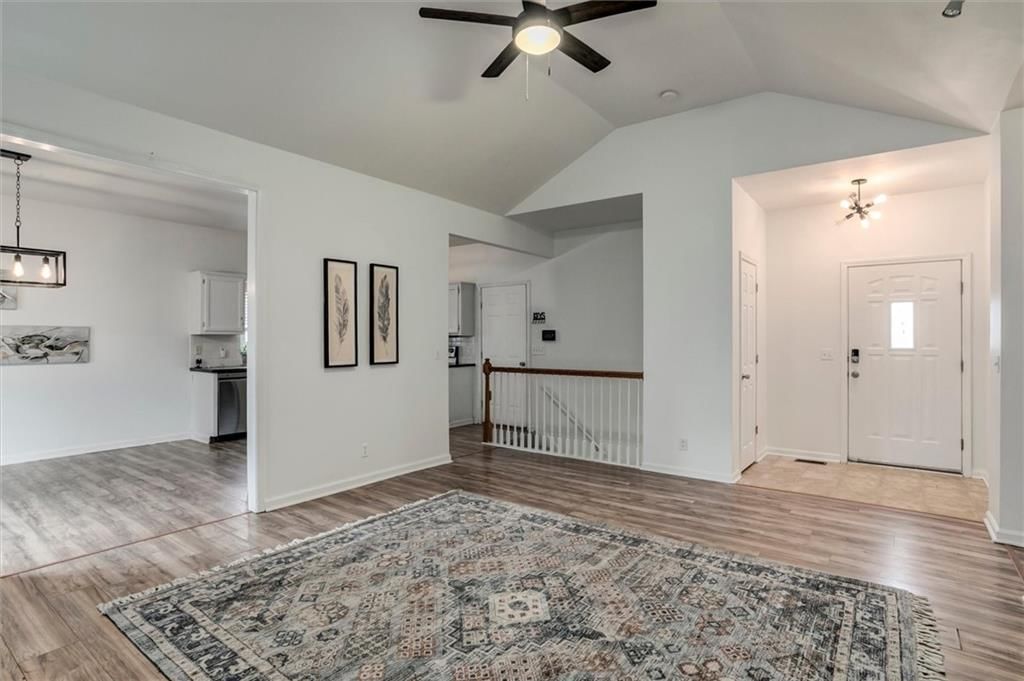 1121 E Frontier Drive — photo 4
