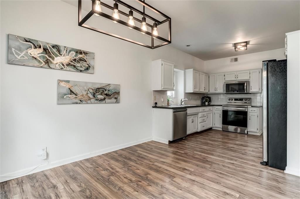 1121 E Frontier Drive — photo 5