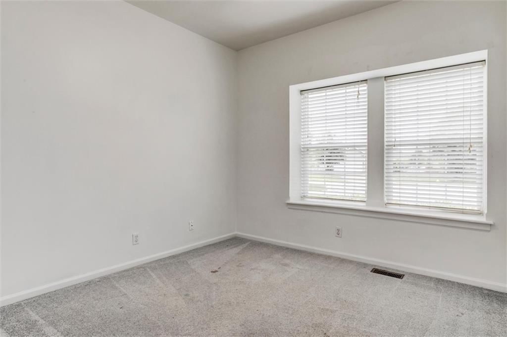 1121 E Frontier Drive — photo 10