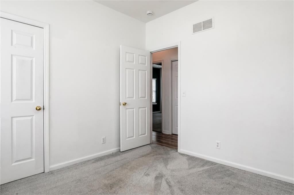 1121 E Frontier Drive — photo 11