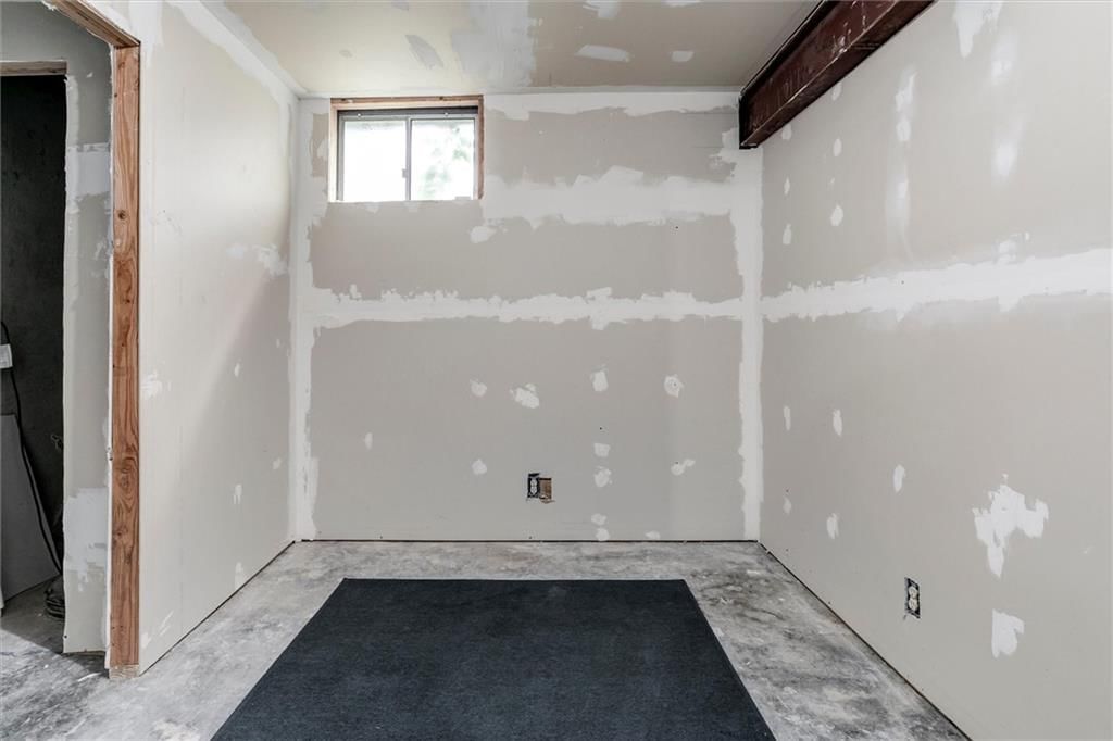 1121 E Frontier Drive — photo 18