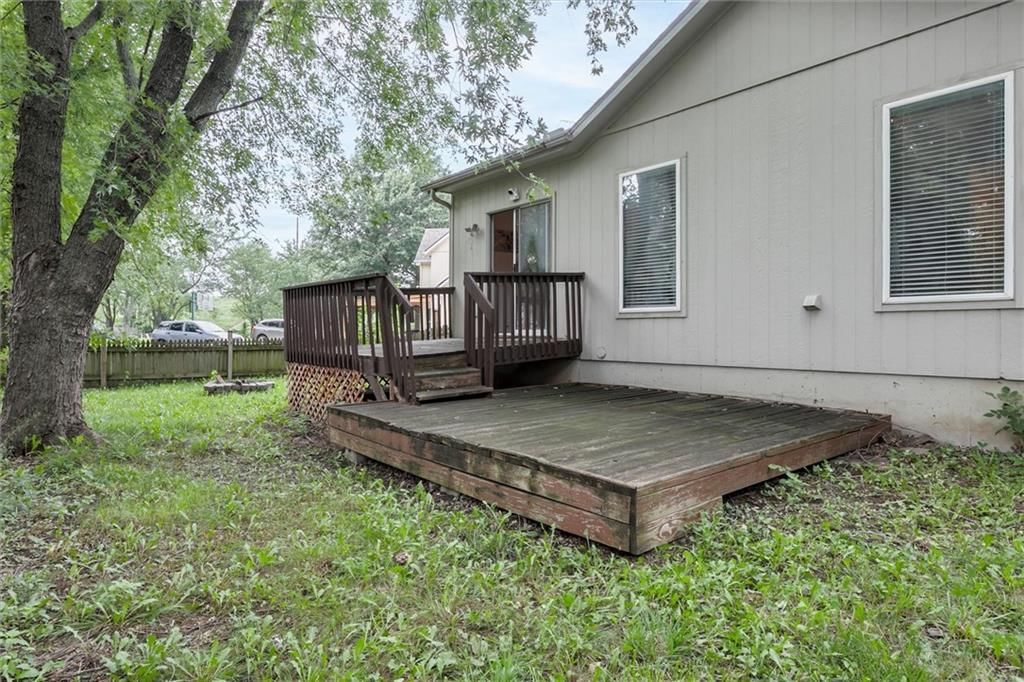 1121 E Frontier Drive — photo 21