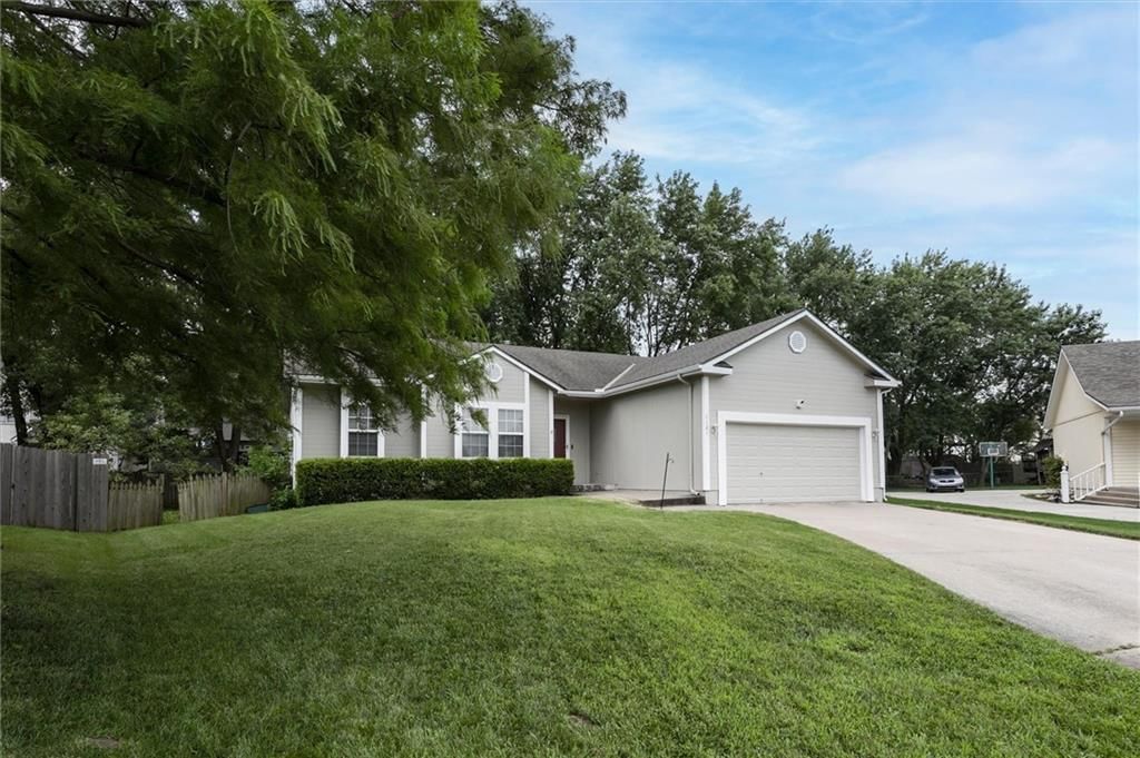 1121 E Frontier Drive — photo 22