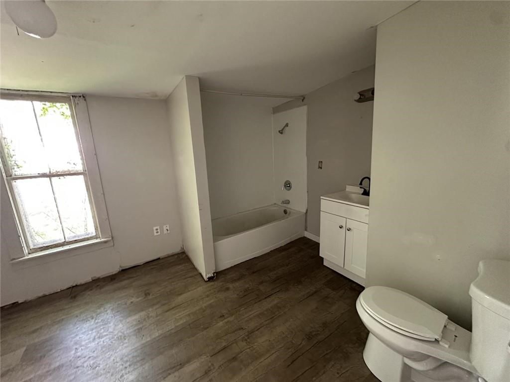 714 W 2nd Street — photo 5