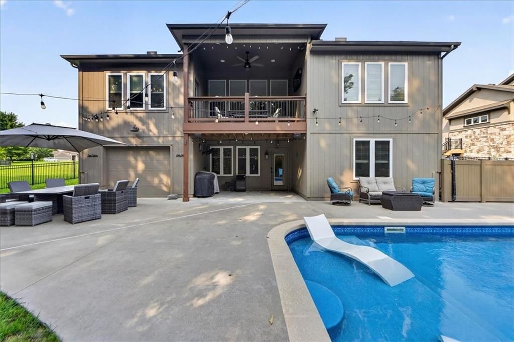 4705 NE Gateway Drive — photo 3