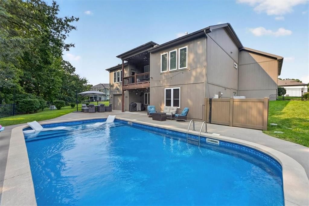 4705 NE Gateway Drive — photo 4