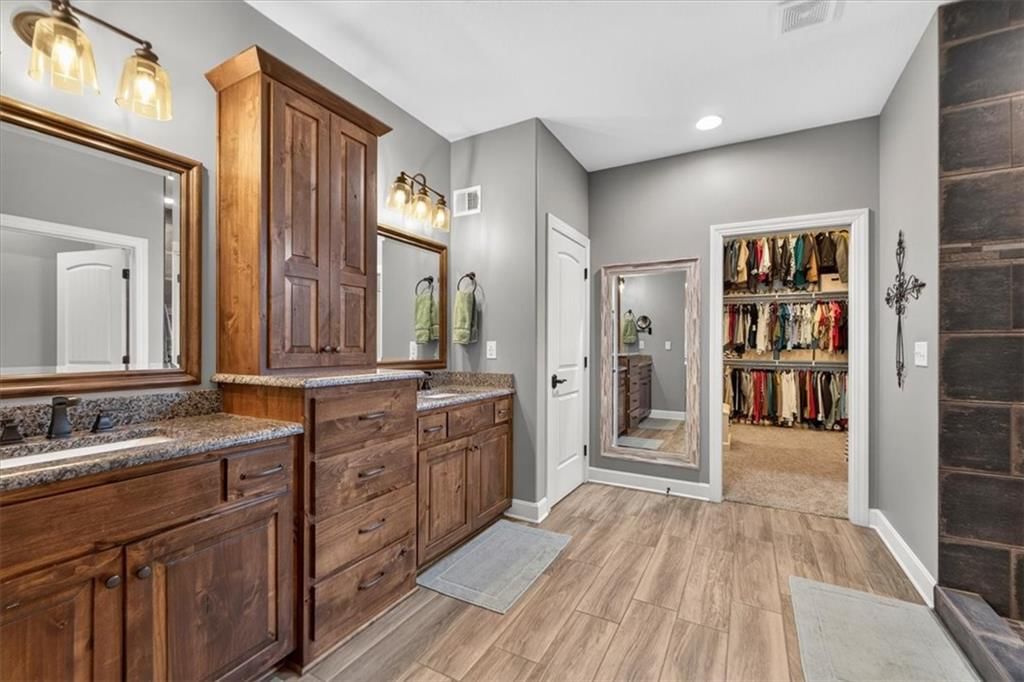 4705 NE Gateway Drive — photo 22
