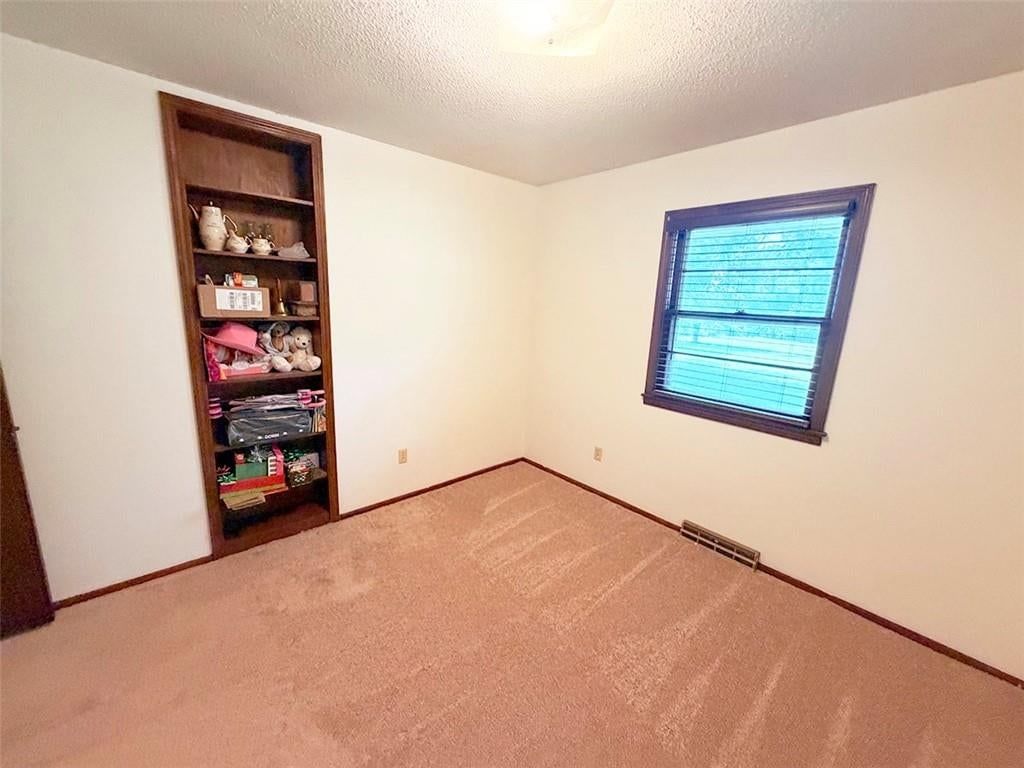 2414 N Hoover Road — photo 13