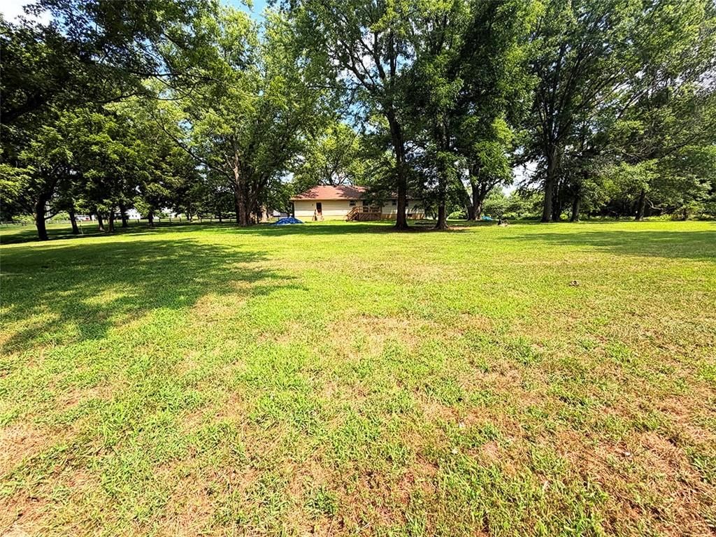 2414 N Hoover Road — photo 31