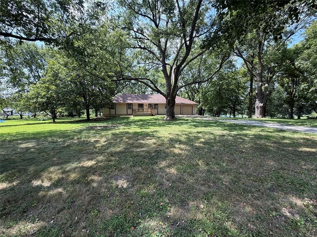 2414 N Hoover Road — photo 35