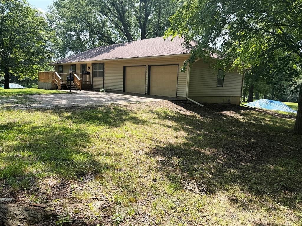 2414 N Hoover Road — photo 40