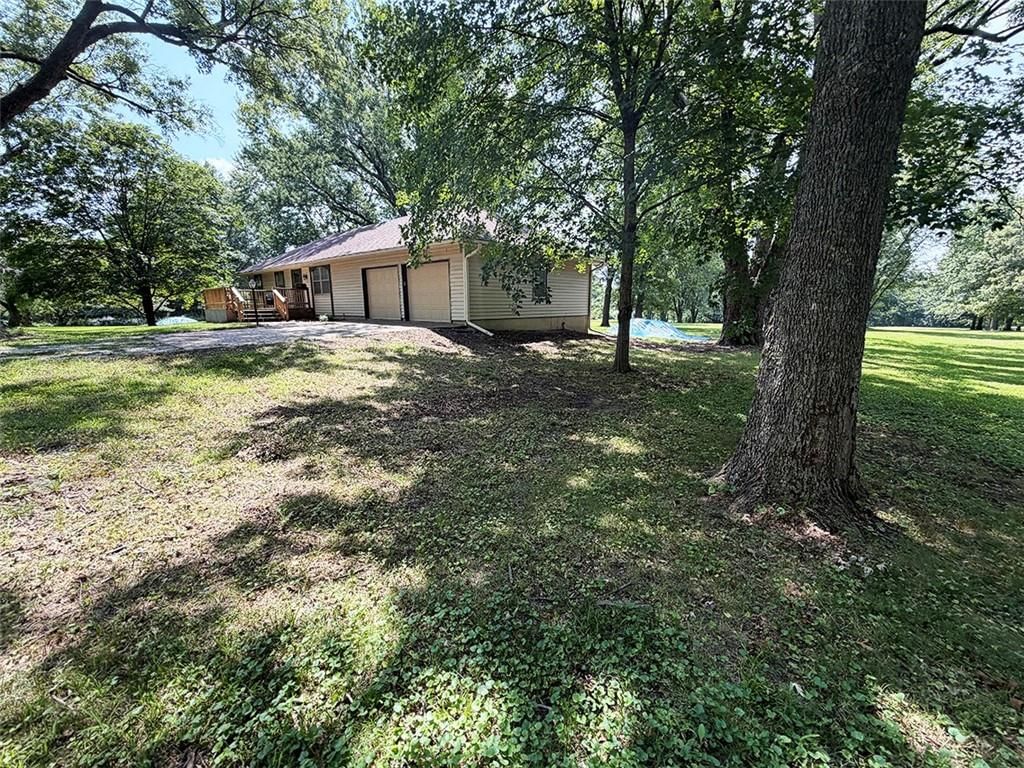 2414 N Hoover Road — photo 42