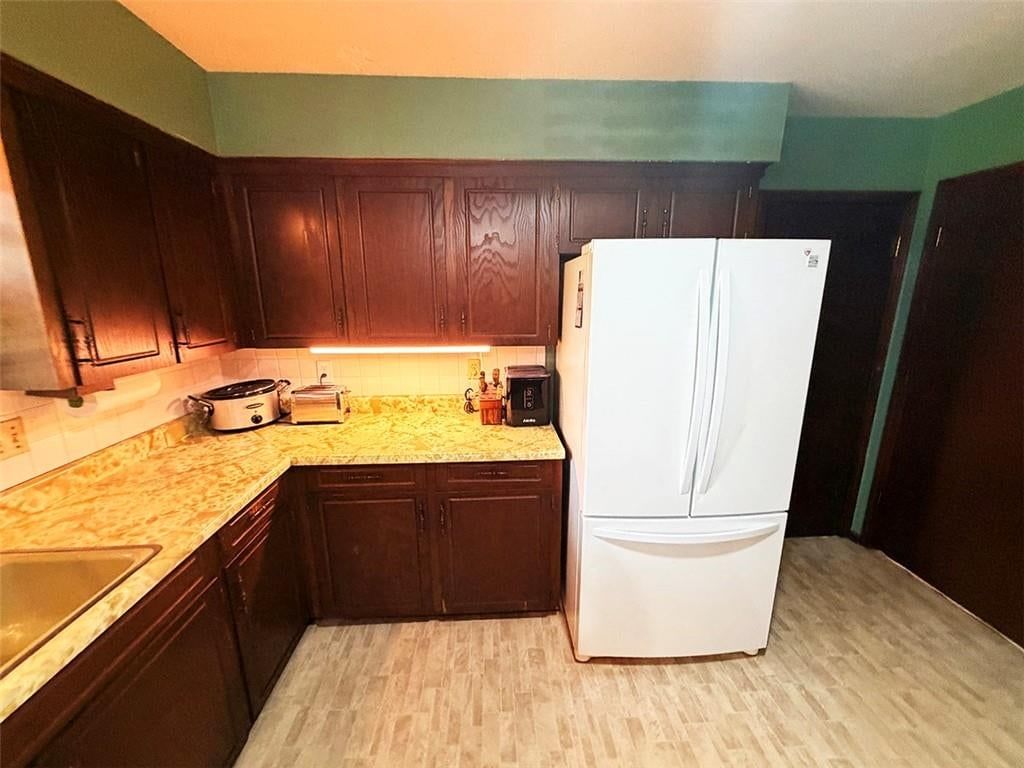 2414 N Hoover Road — photo 50