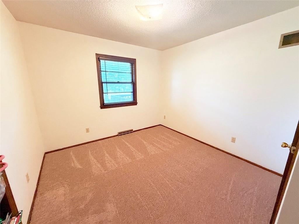 2414 N Hoover Road — photo 53