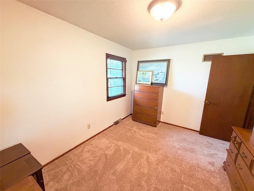 2414 N Hoover Road — photo 59