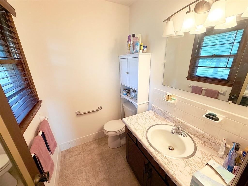 2414 N Hoover Road — photo 63