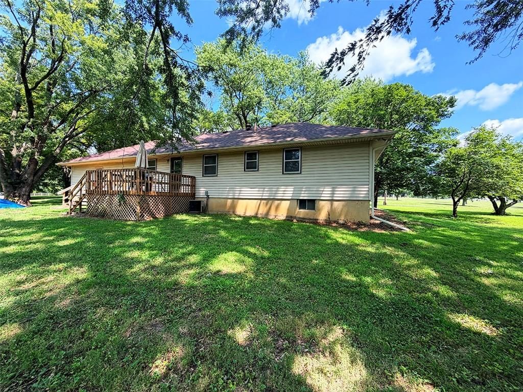 2414 N Hoover Road — photo 74