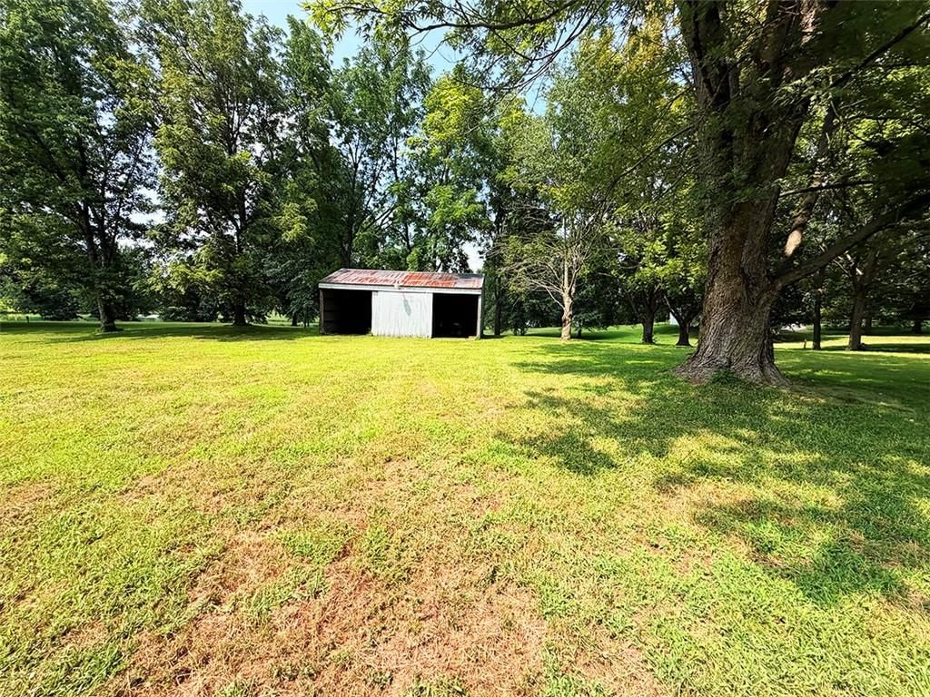 2414 N Hoover Road — photo 98