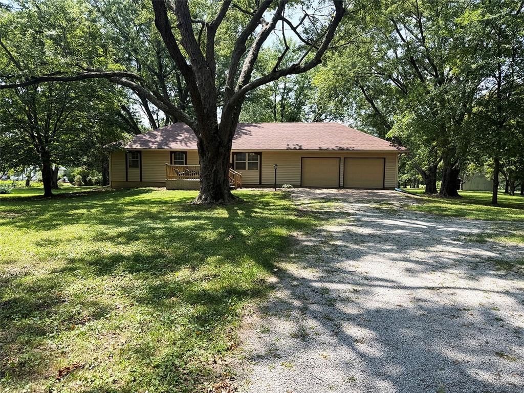 2414 N Hoover Road — photo 99